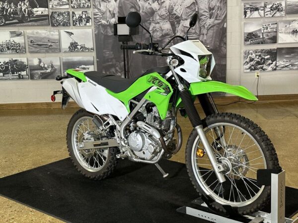 2022 Kawasaki KLX®230R KLX230E GREEN